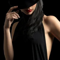 charmofnoir's Profile Pic