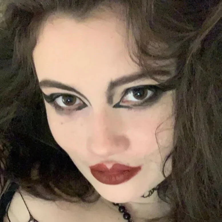 carmilla_red profile photo