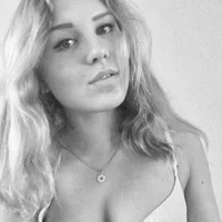 Curly_girl_vic's Profile Pic