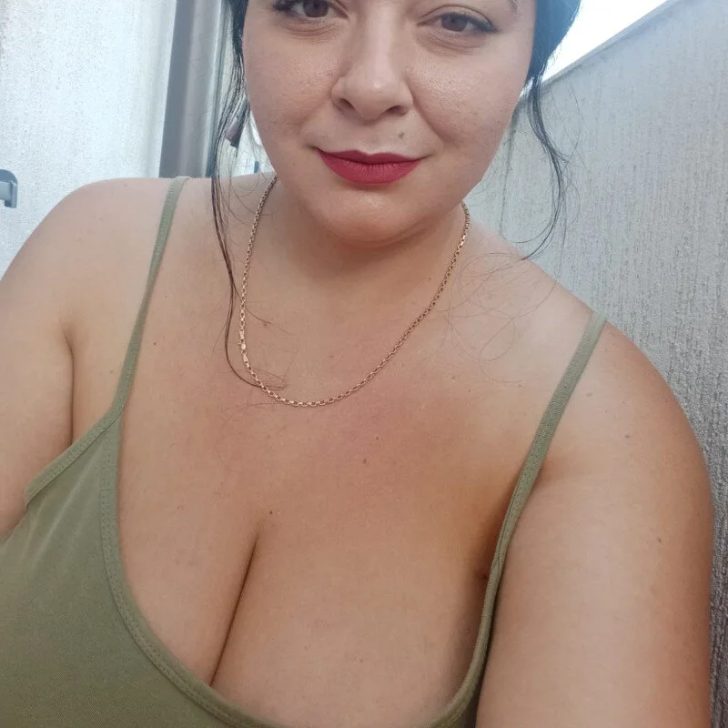 amiraisa11 live cam profile