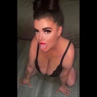 CurvyWithBigPiercedTits's Profile Pic