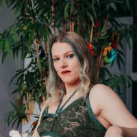 astridwren's Profile Pic