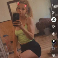 Prettywhitegurl's Avatar Pic