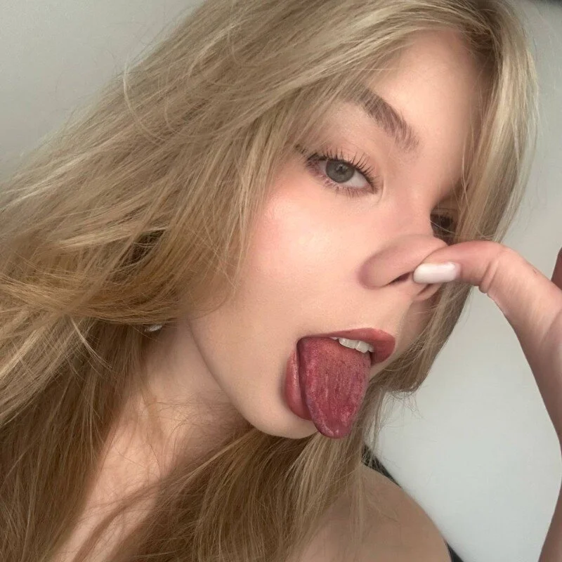 CherryJohnigan Stripchat profile image