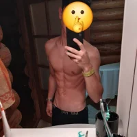 תמונת פרופיל של YoungStuddownforany