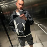 rrobertt's Profile Pic