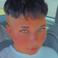 Slika avatara modela OlenSimon