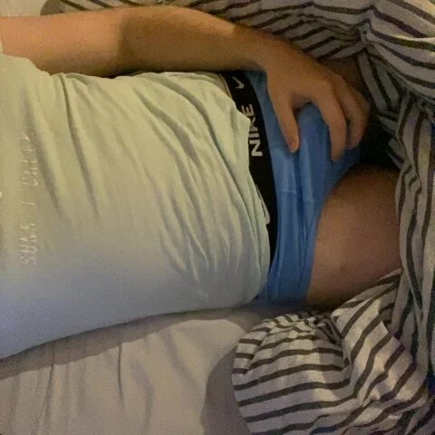 mrcumshotboy live cam profile