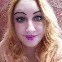 MiaCheks's Profile Pic