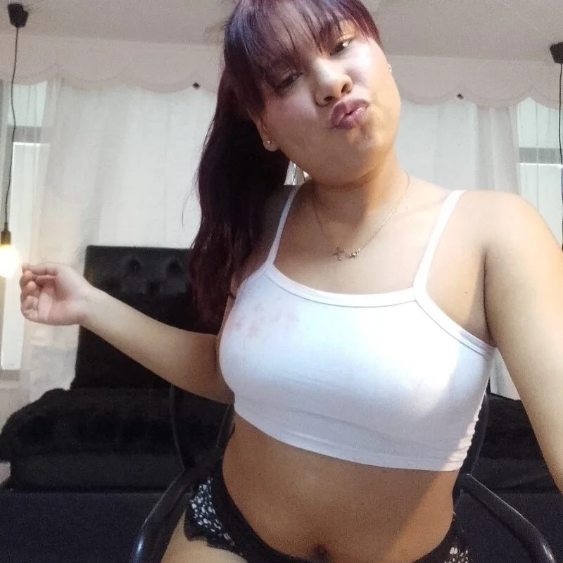 Cloe_adams__