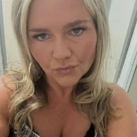 Sun-Kissed-Sienna's Profile Pic