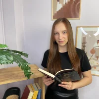 ChloeKlm's Profile Pic