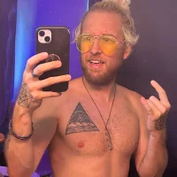 taylor_rose's Profile Pic