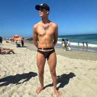 Maximiliano__Fire Φωτ, Προφίλ