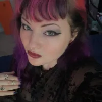 Lilly_Q's Profile Pic