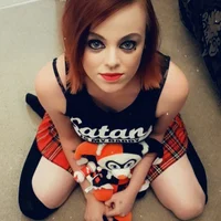 roxxyfuxx's Profile Pic