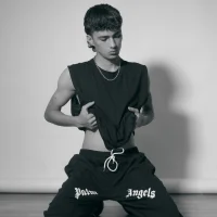 Slika avatara modela Lean_Portman