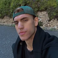 Профилна снимка на john_Rollly