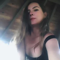 Angiehuston1's Profile Pic