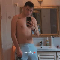 Oliver18k 头像图片