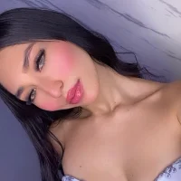 _karolain_v's Profile Pic
