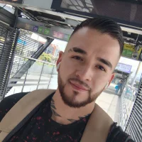 Modelo webcam tommycash_777