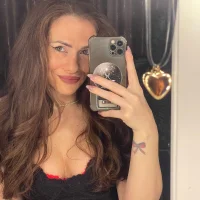 NataliePierce's Avatar Pic