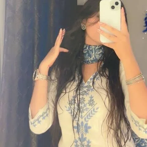 renu_leone profile photo