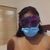 SerenaVale webcam model