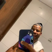 adriaoliver Φωτ, Προφίλ