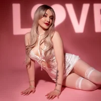 Flor_delunaa's Avatar Pic