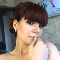 LouseButler Φωτ, Προφίλ