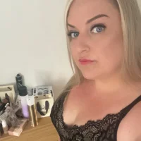 ERIN_BLUEEYES30's Avatar Pic