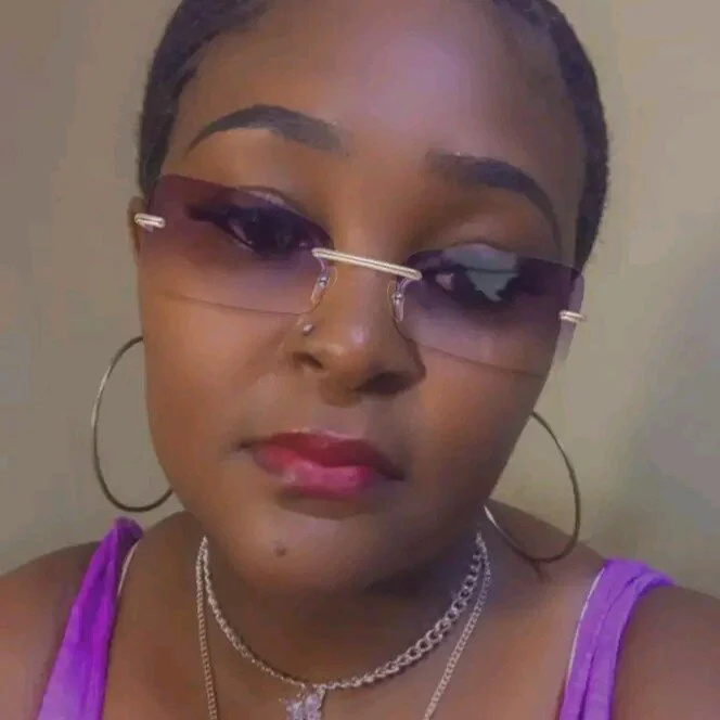Loviequeenie profile photo