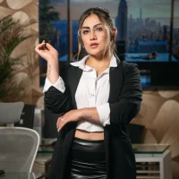 Slika avatara modela AriaRous
