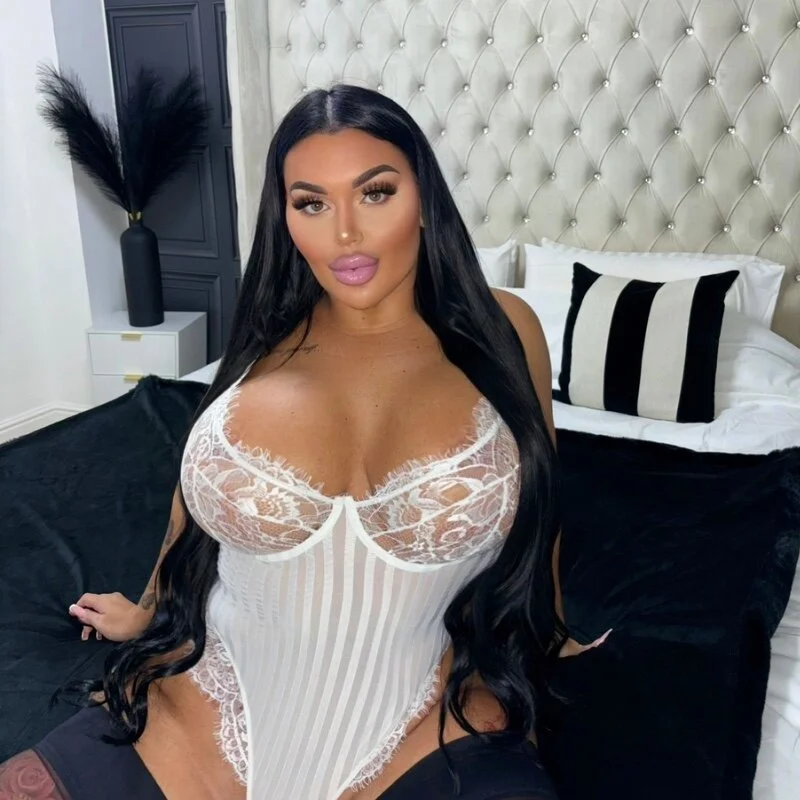 BIGBOOTYELLIEXXX