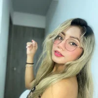 รูปโปรไฟล  ์ของ Vicky-Nova