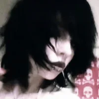 Livingz0m6ie's Avatar Pic