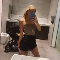 Queenbeeexoxo18's Profile Pic
