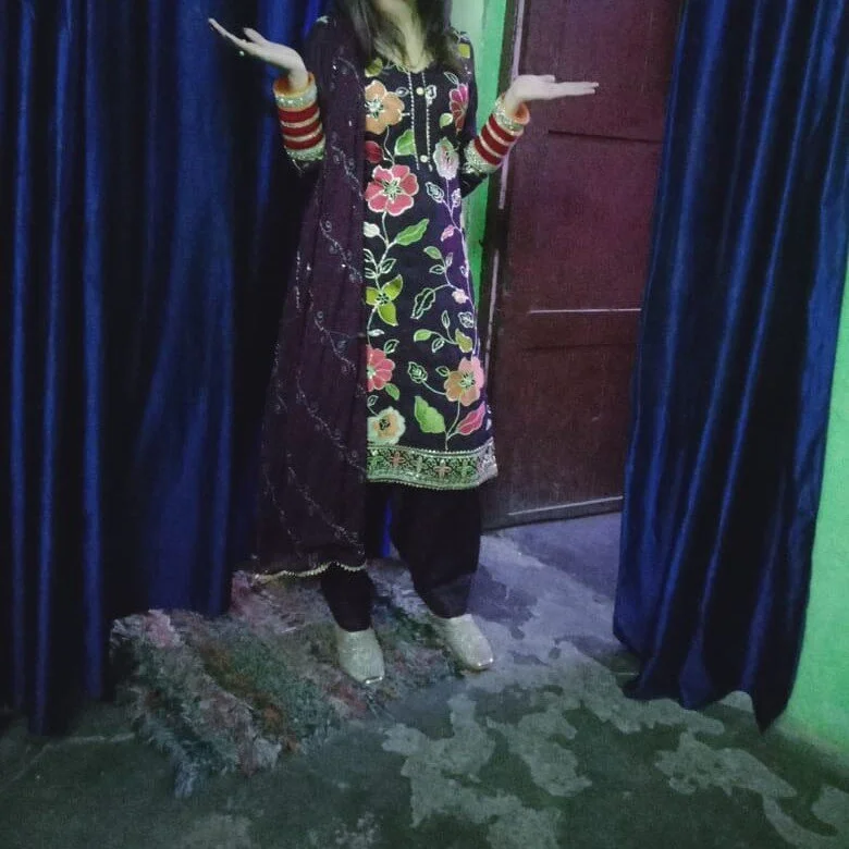 hot_avni profile photo