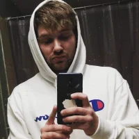 makemenut999's Profile Pic