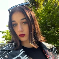 ArletteHamling Φωτ, Προφίλ