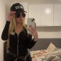 Honrymia's Profile Pic