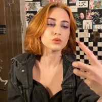 evasloane Φωτ, Προφίλ