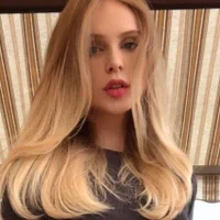 hello_RubyJane Φωτ, Προφίλ