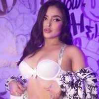 Stephany_Harlot's Avatar Pic