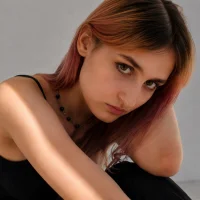 MayaGrins webcam