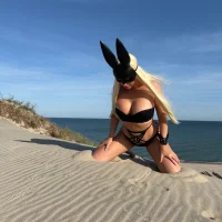 LuxuryHWcouple