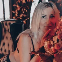 increible_della 头像图片