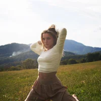 ElvinaBusuttill webcam model